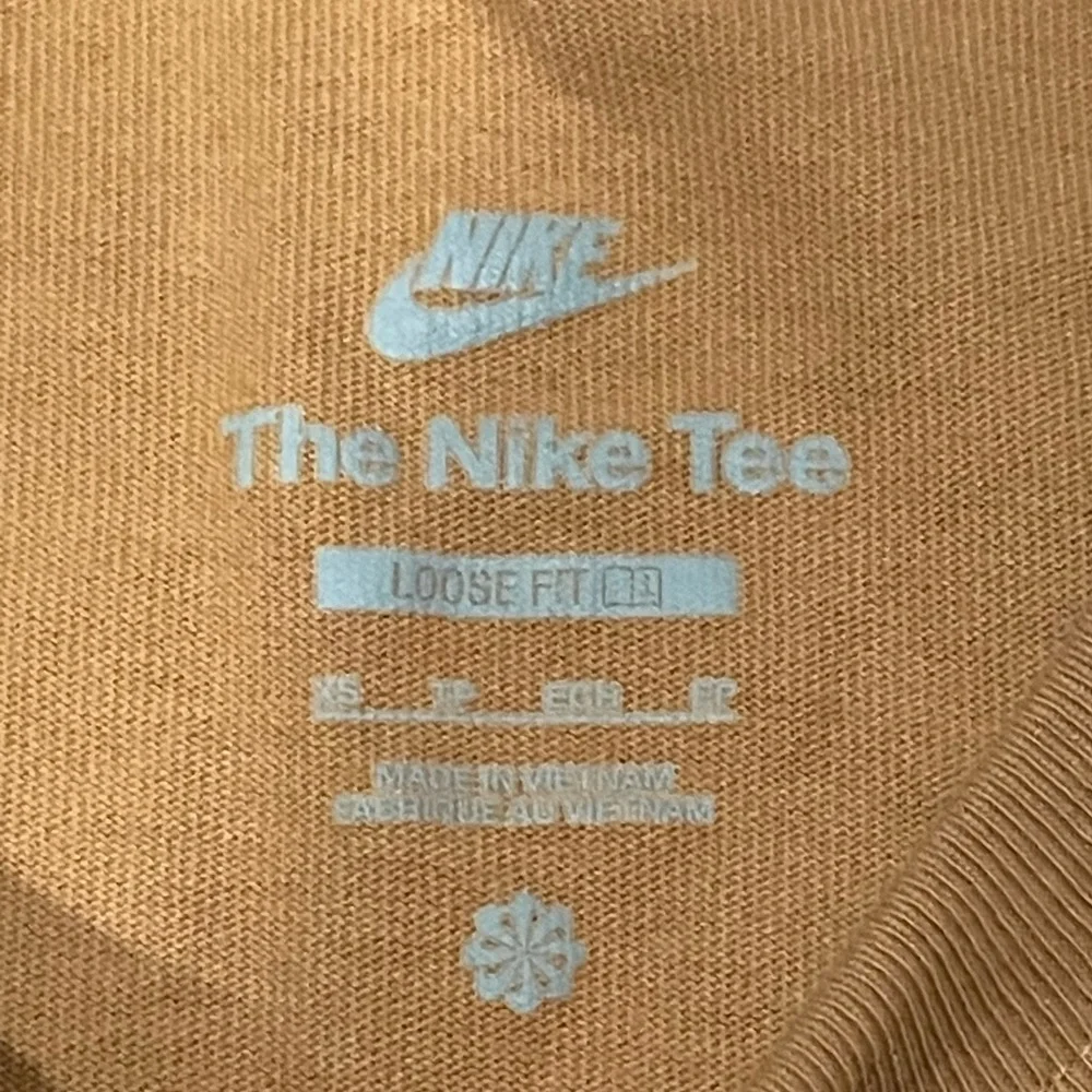 Nike Sportswear Premium Essentials Men's Long-Sleeve Pocket T-Shirt product Nike